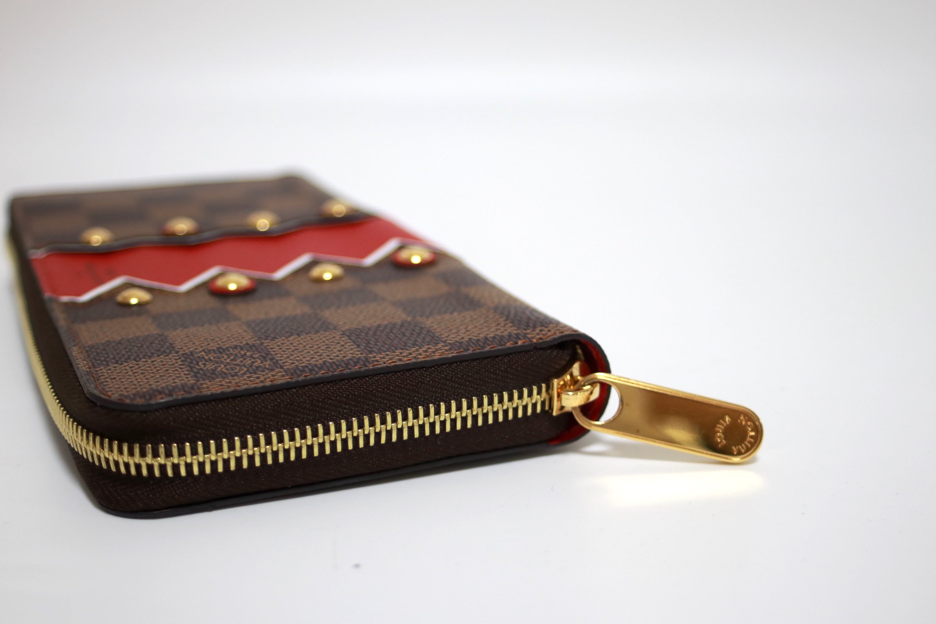 ルイヴィトン カラコルム 限定版 財布 中古