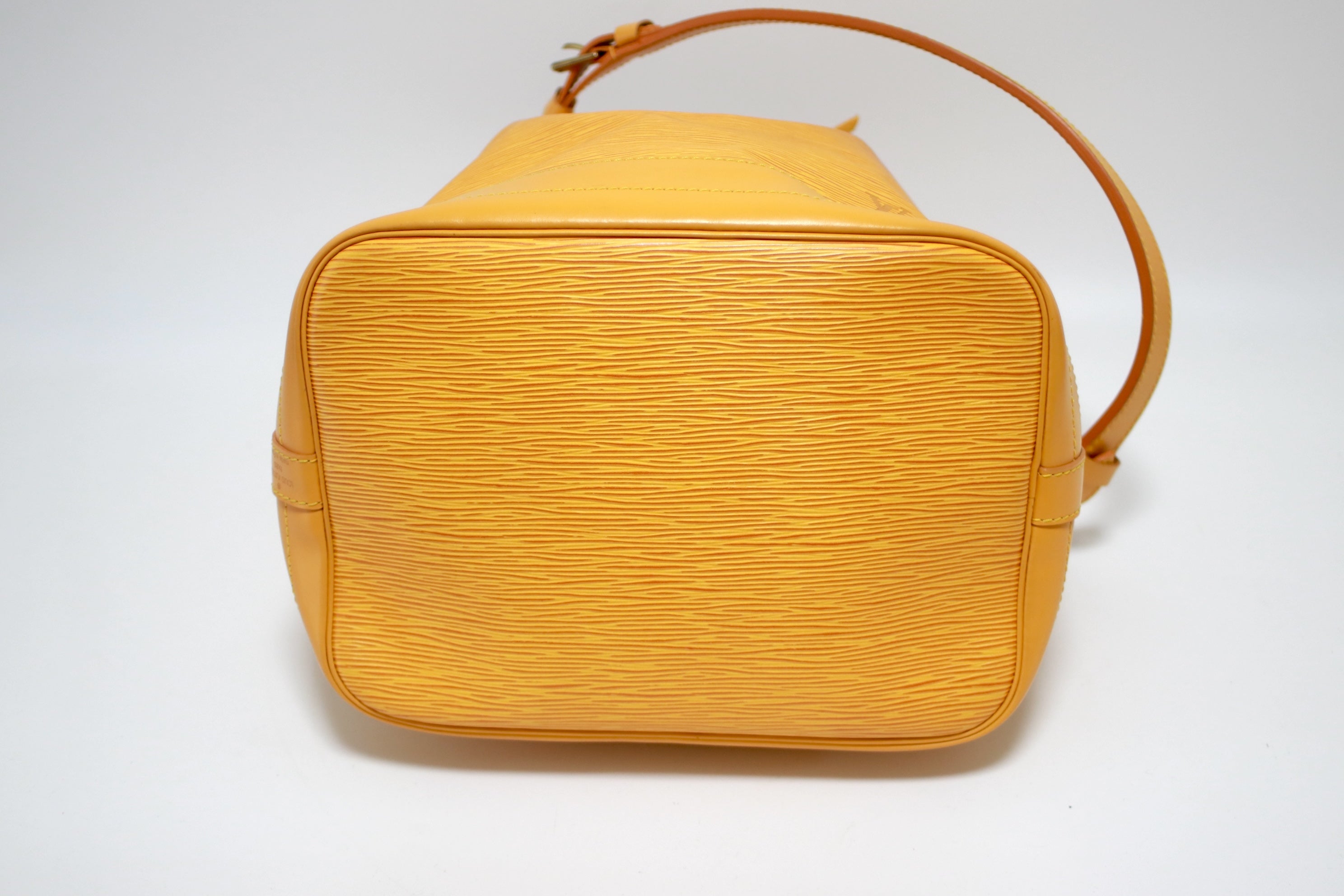 ルイヴィトン ノエGM エピ イエロー ショルダーバッグ 中古