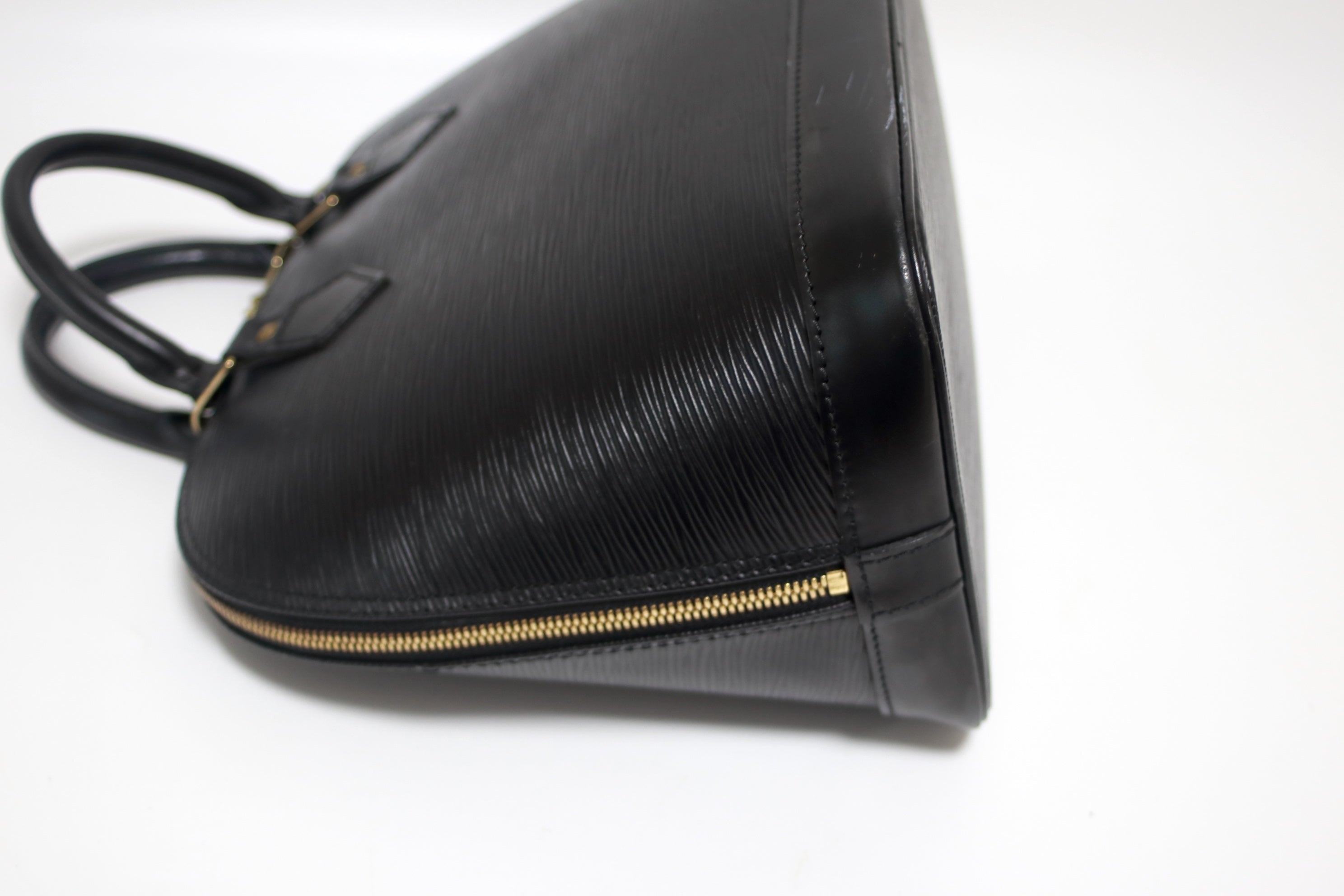 ルイヴィトン アルマ PM エピ ブラック 中古