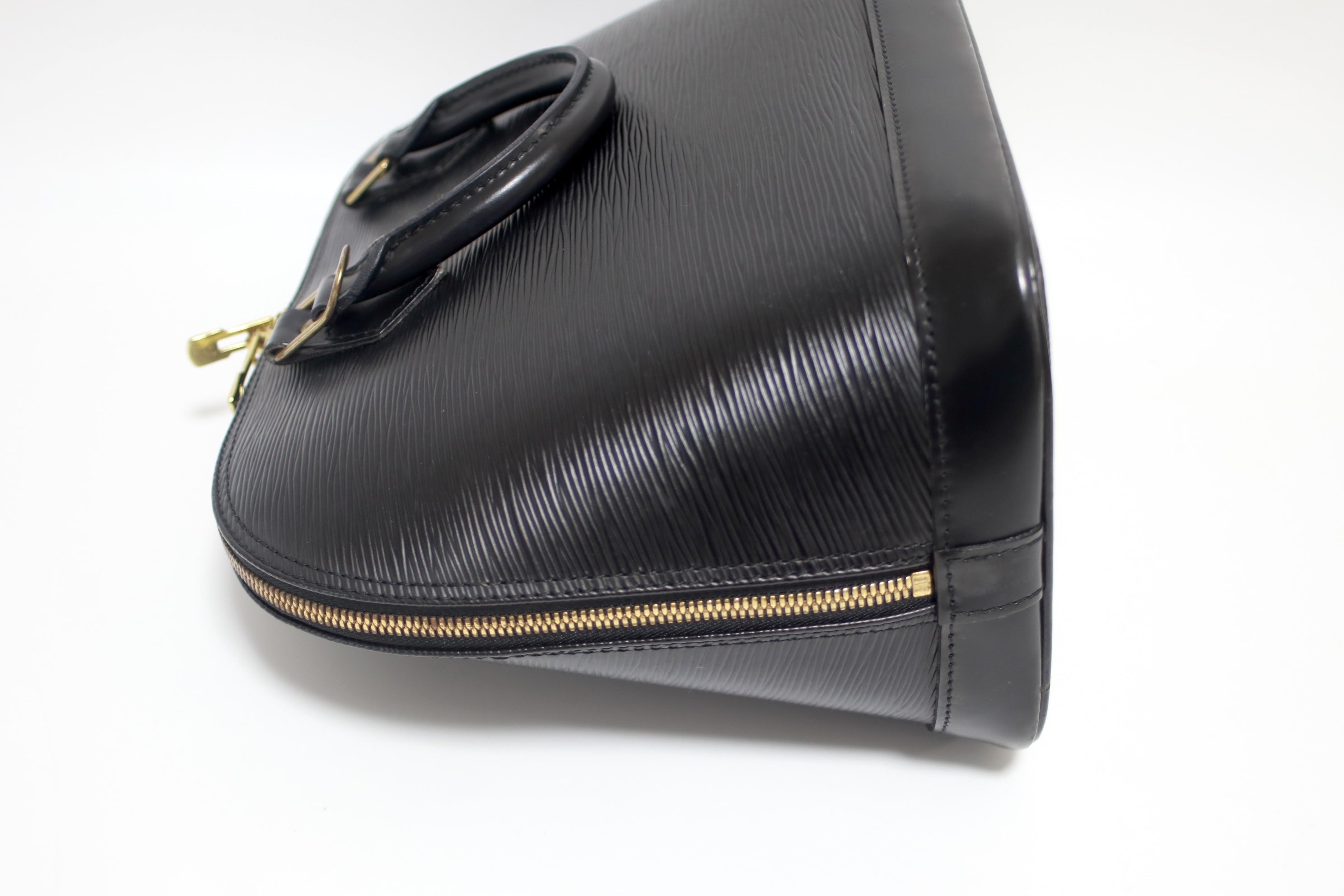 ルイヴィトン アルマ PM エピ ブラック 中古