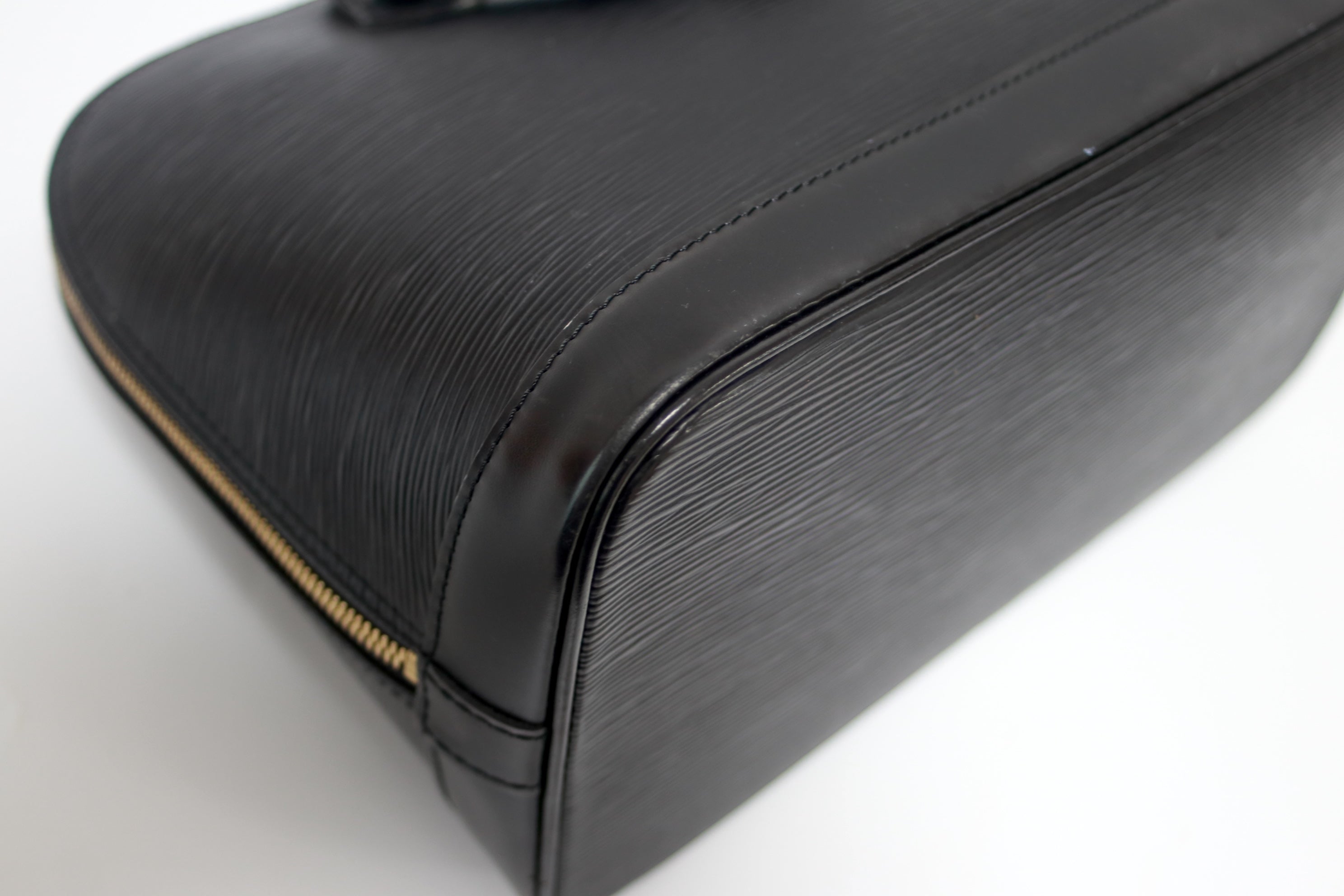 ルイヴィトン アルマ PM エピ ブラック 中古