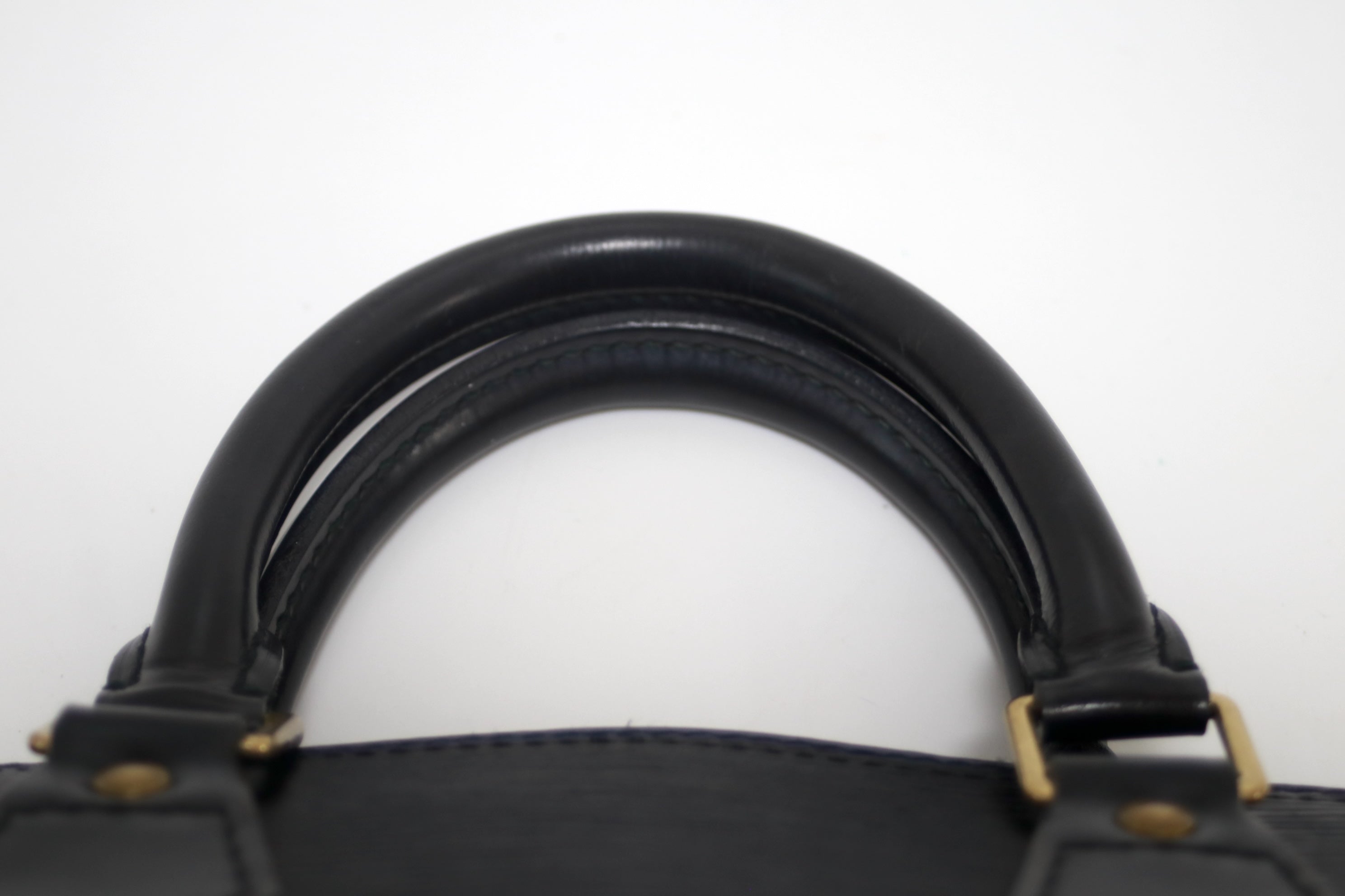 ルイヴィトン アルマ PM エピ ブラック 中古