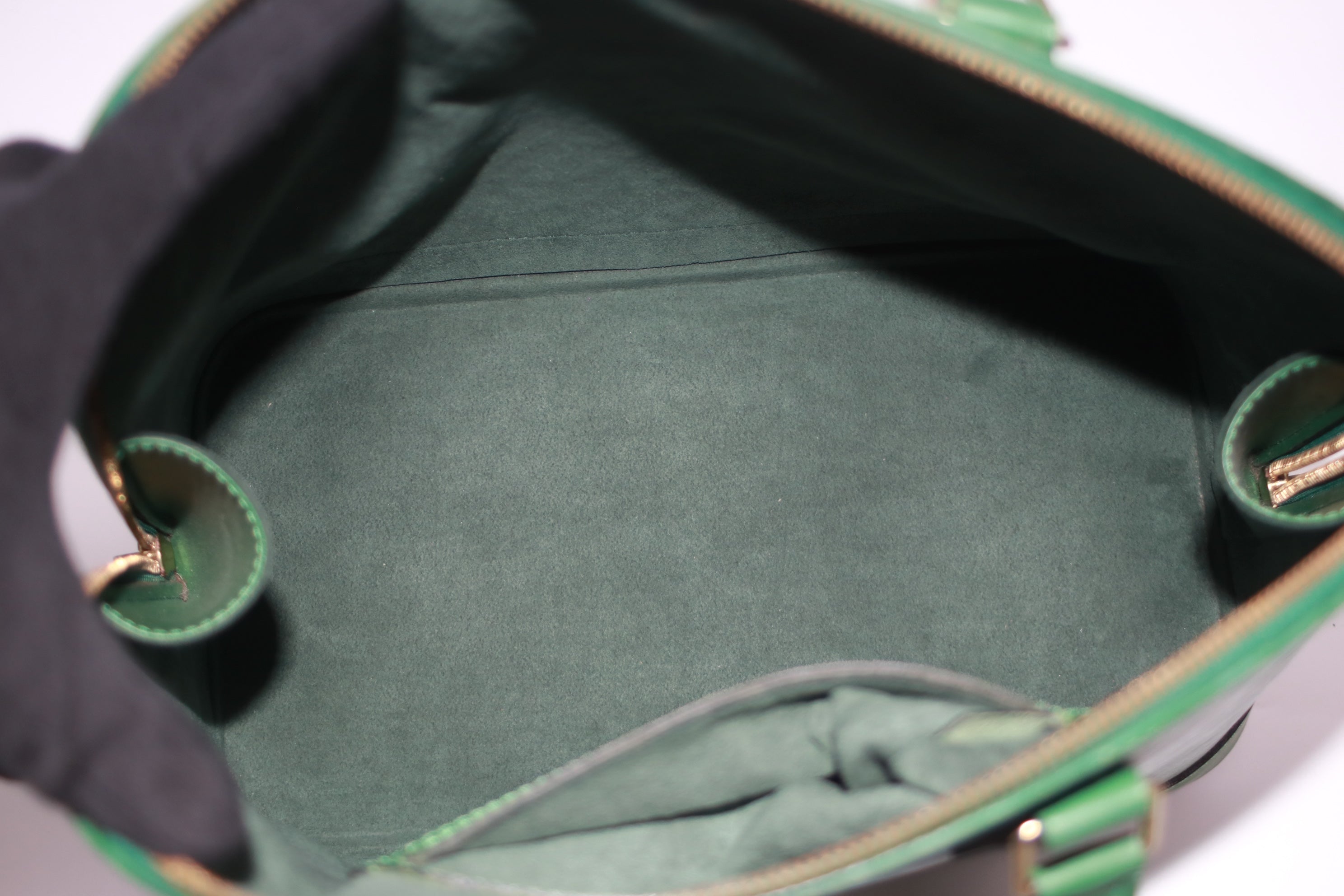 ルイヴィトン アルマ PM エピ グリーン 中古