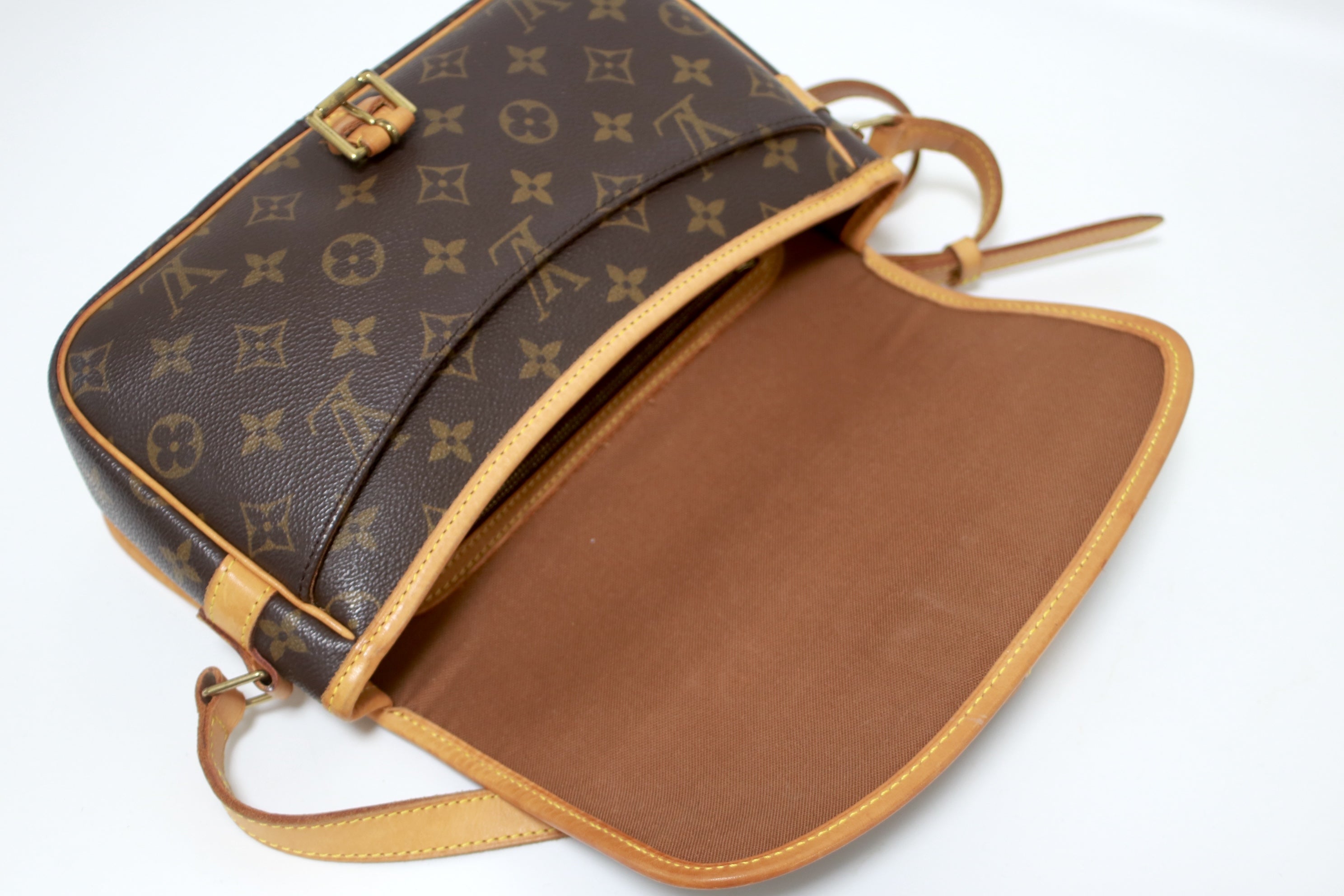 Louis Vuitton Sologne Shoulder Bag Used