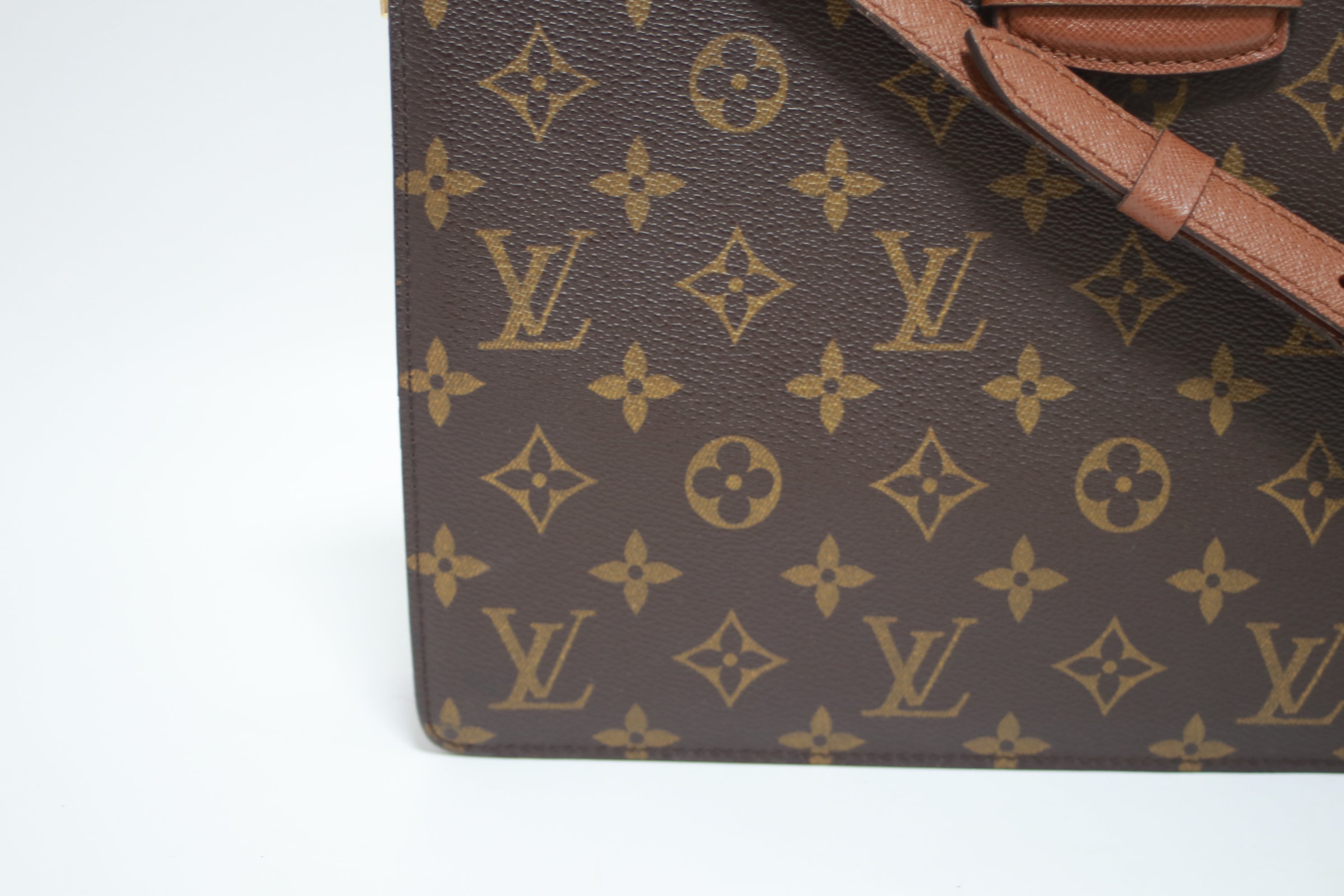 Louis Vuitton Courcelles Shoulder Bag Used