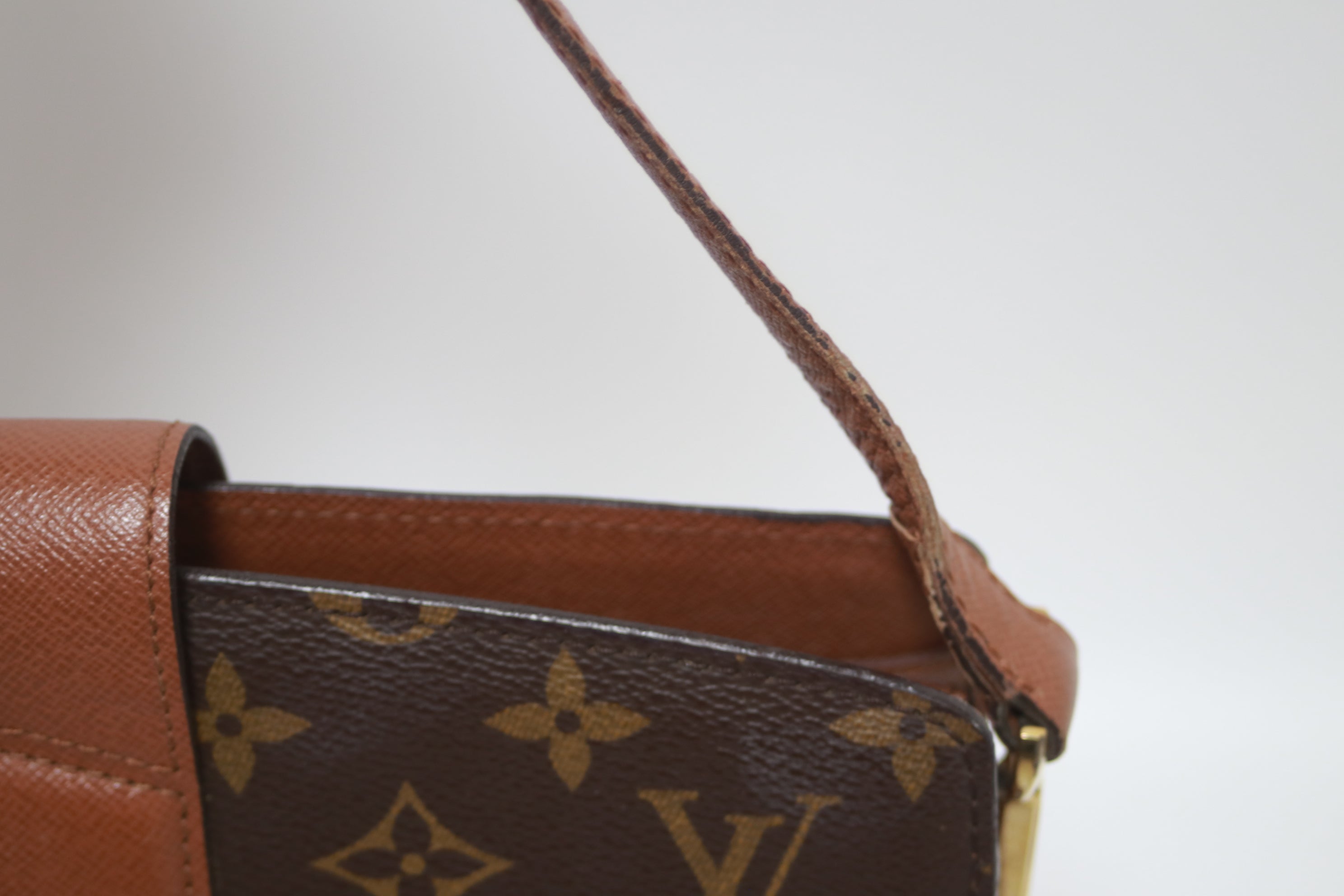 Louis Vuitton Courcelles Shoulder Bag Used