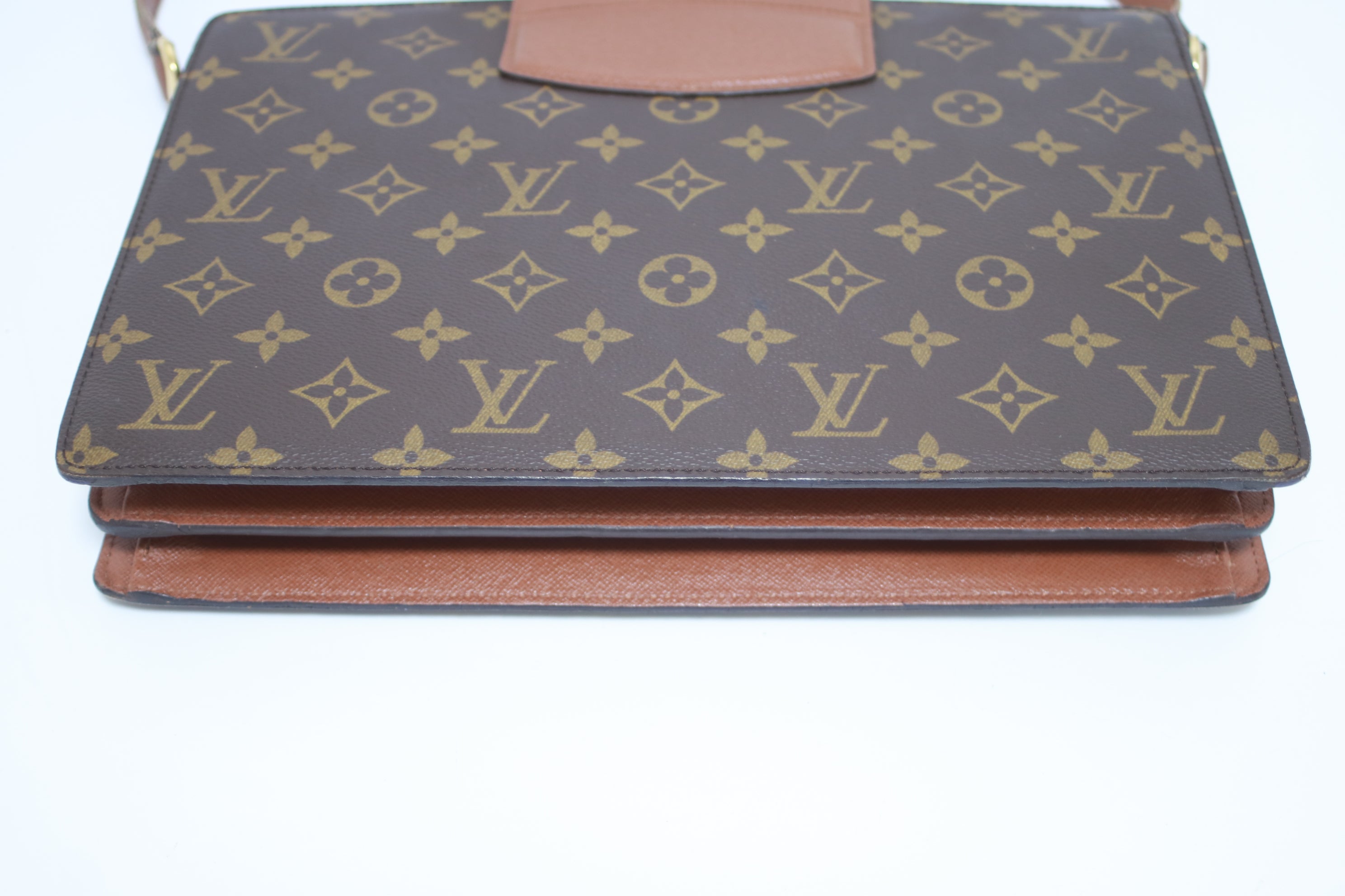Louis Vuitton Courcelles Shoulder Bag Used