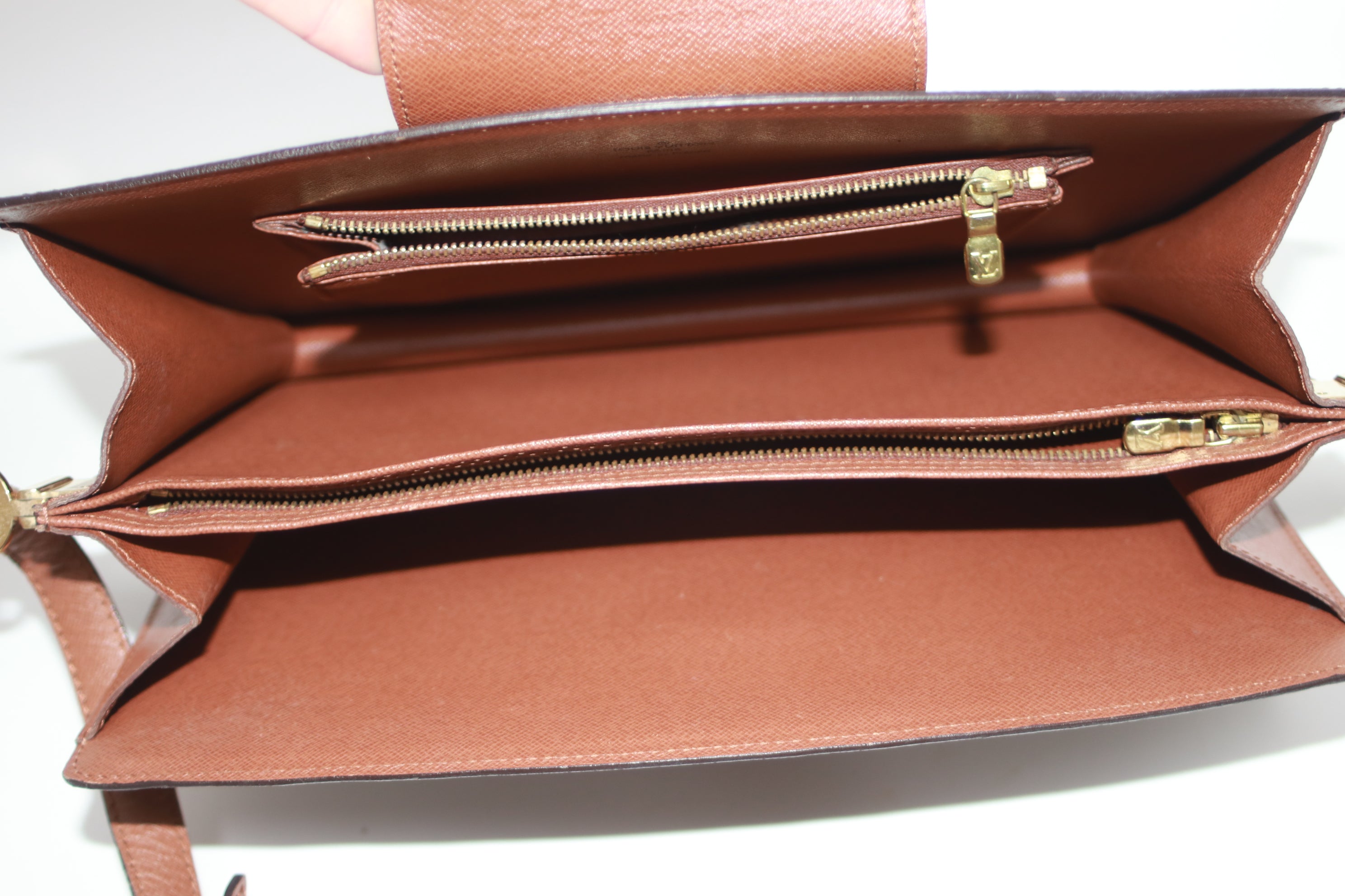 Louis Vuitton Courcelles Shoulder Bag Used