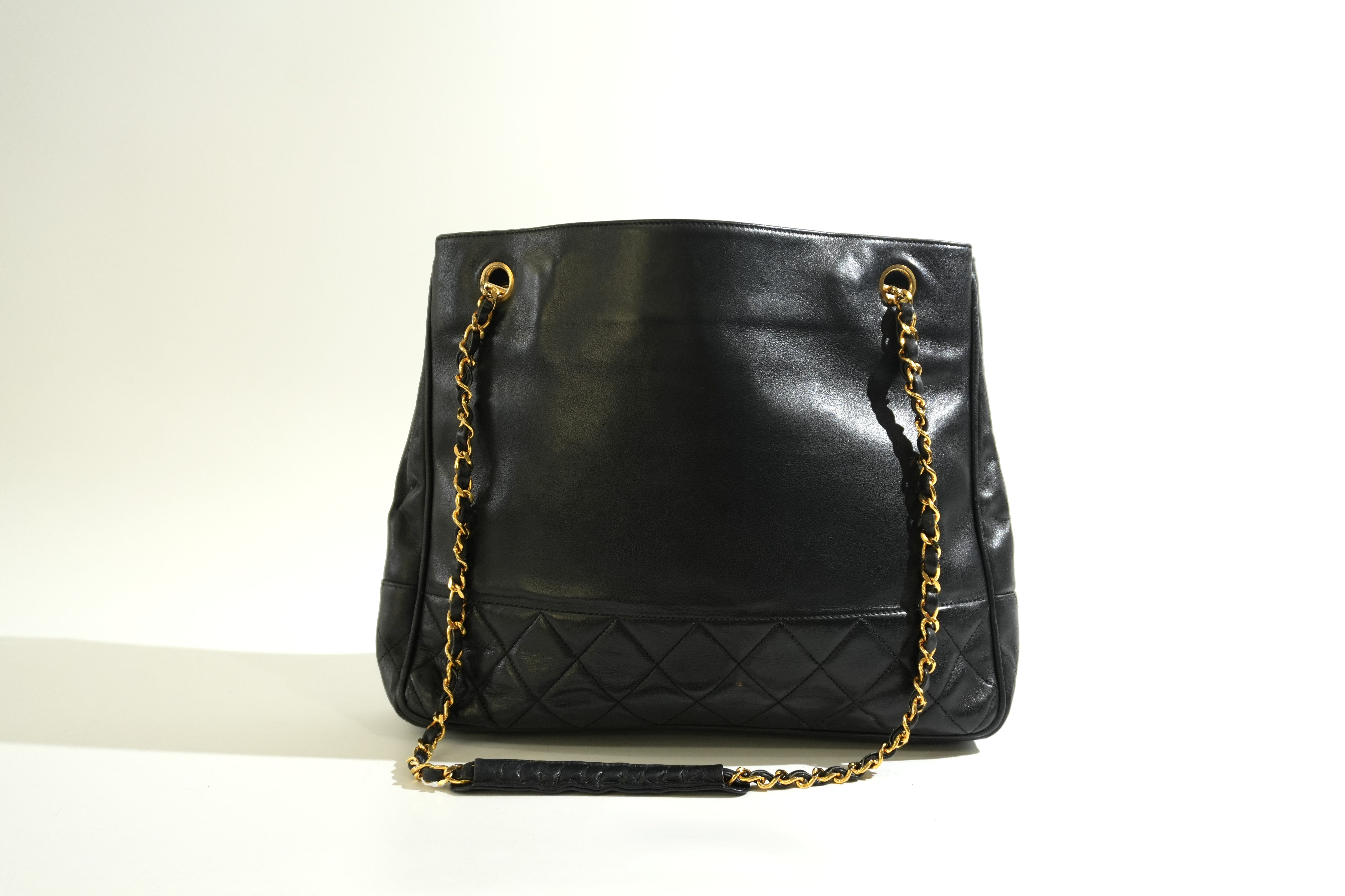 Pre-owned Chanel Chain Tote Bag Black