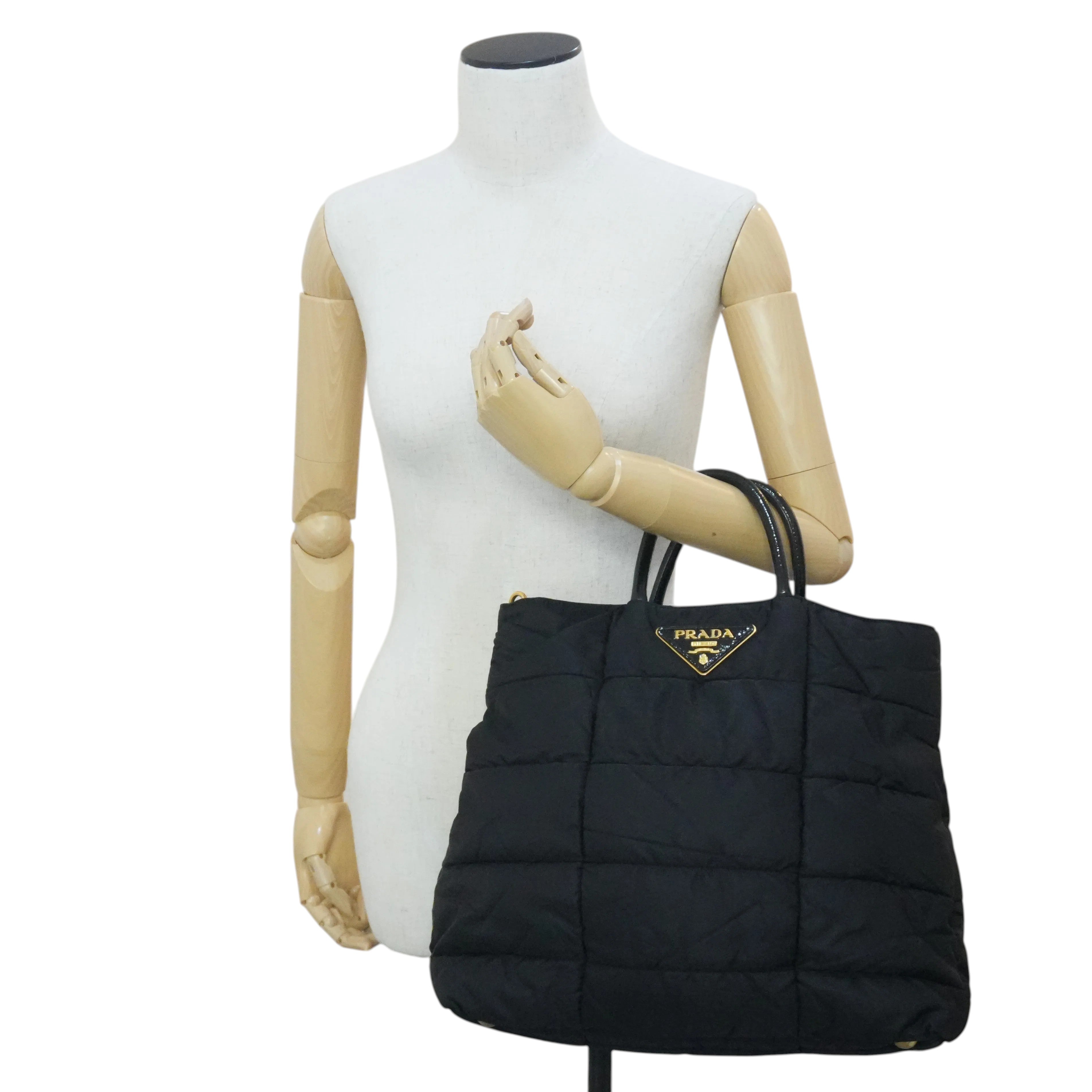 Pre-owned Prada Quilted Handbag Black