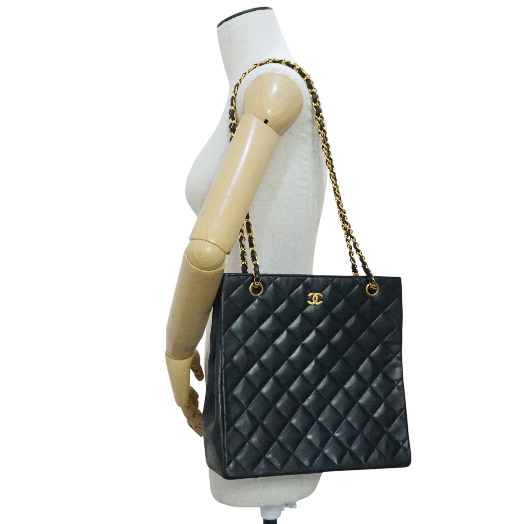 Pre-owned Chanel Lambskin Leather Chanel Chain Shoulder Bag Black