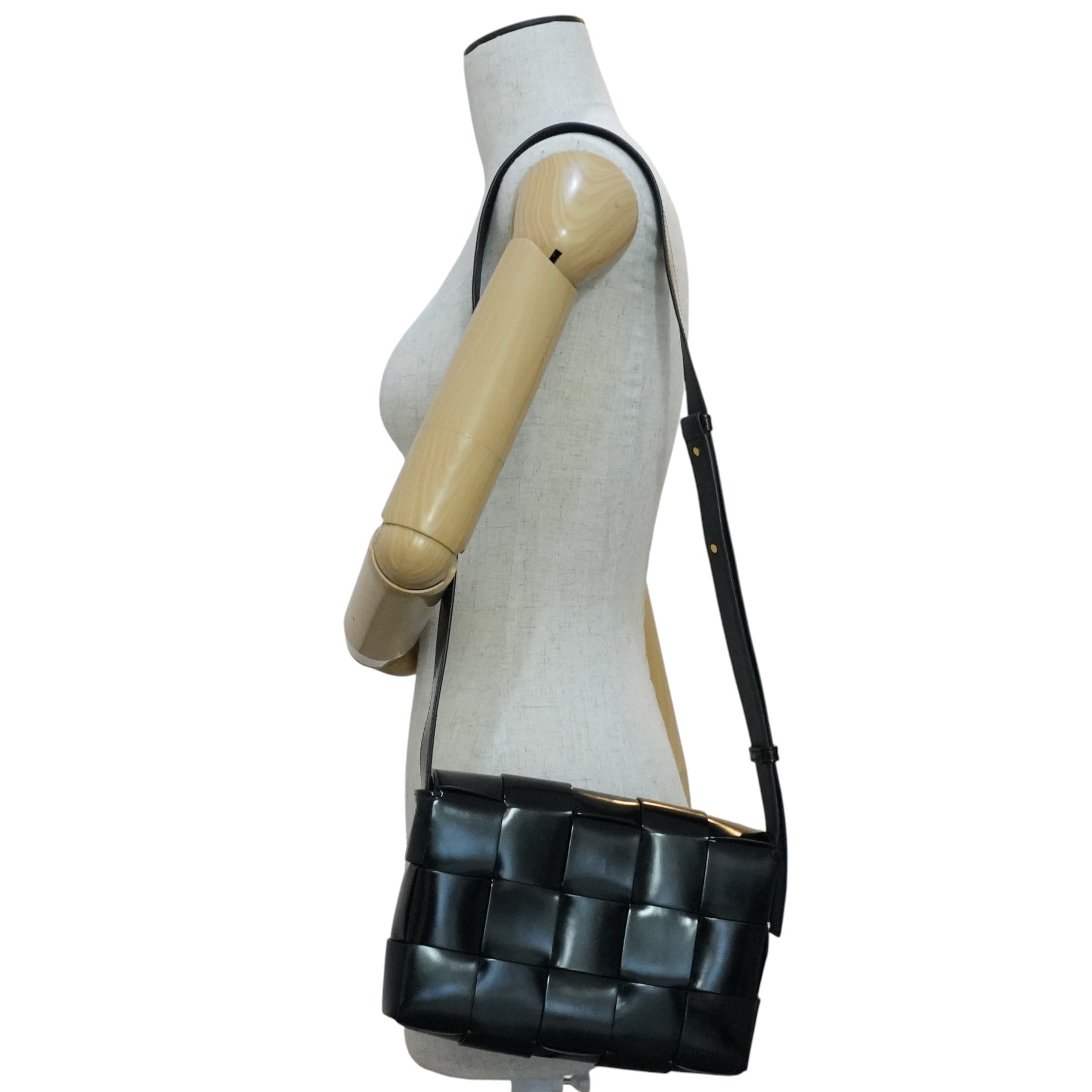 Pre-owned Bottega Veneta Cassette Padded Shoulder Bag Black