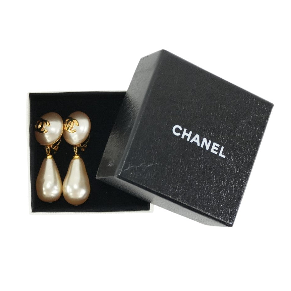 Pre-owned Chanel Pearl Clip on Earrings