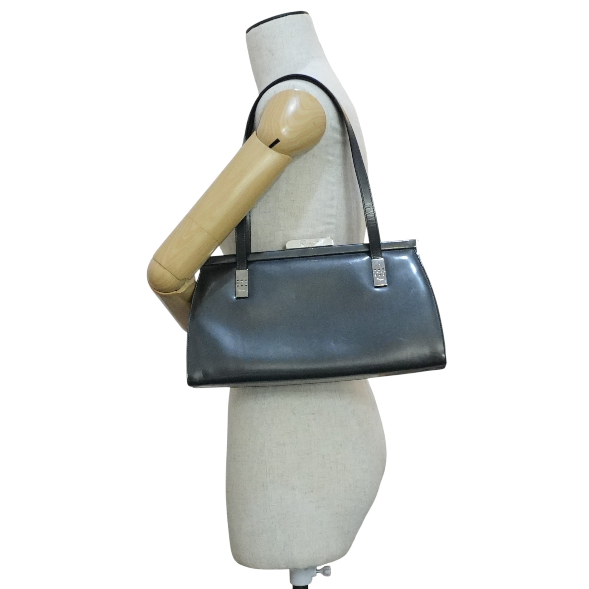 Pre-owned Salvatore Ferragamo Shoulder Bag Metallic Gray