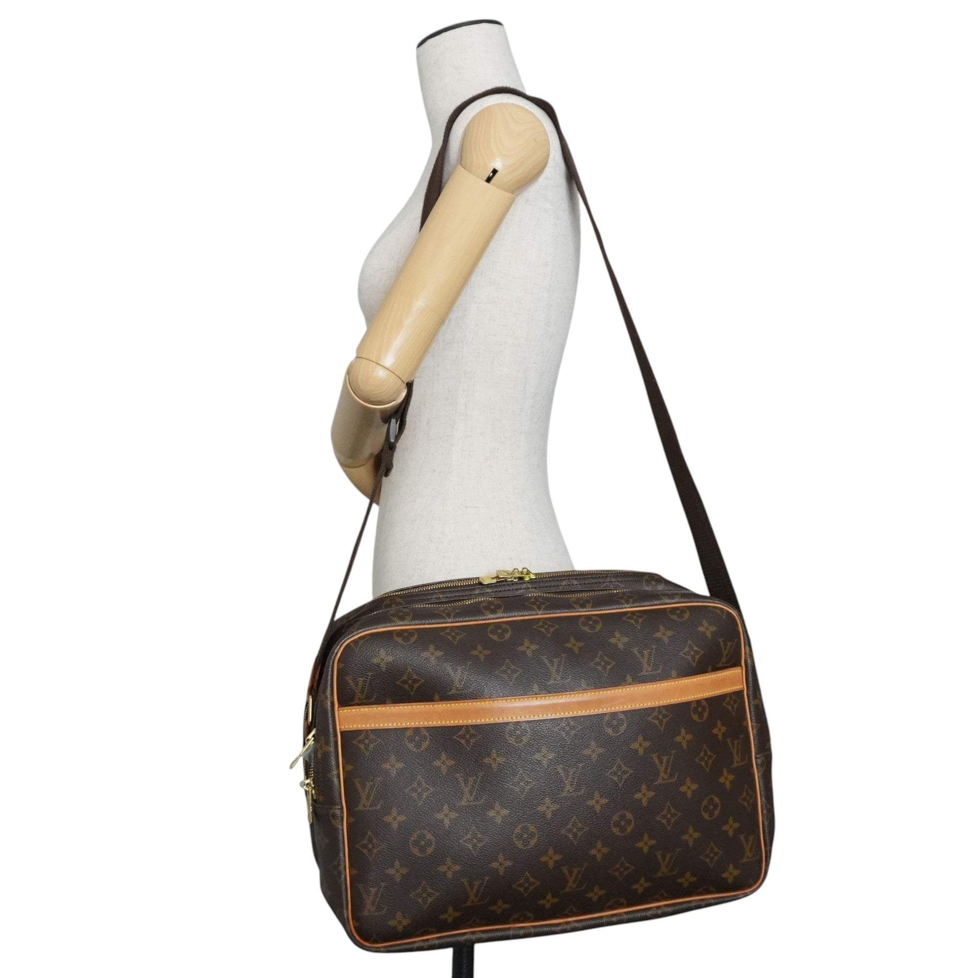 Louis Vuitton Monogram Reporter GM Shoulder Bag Used