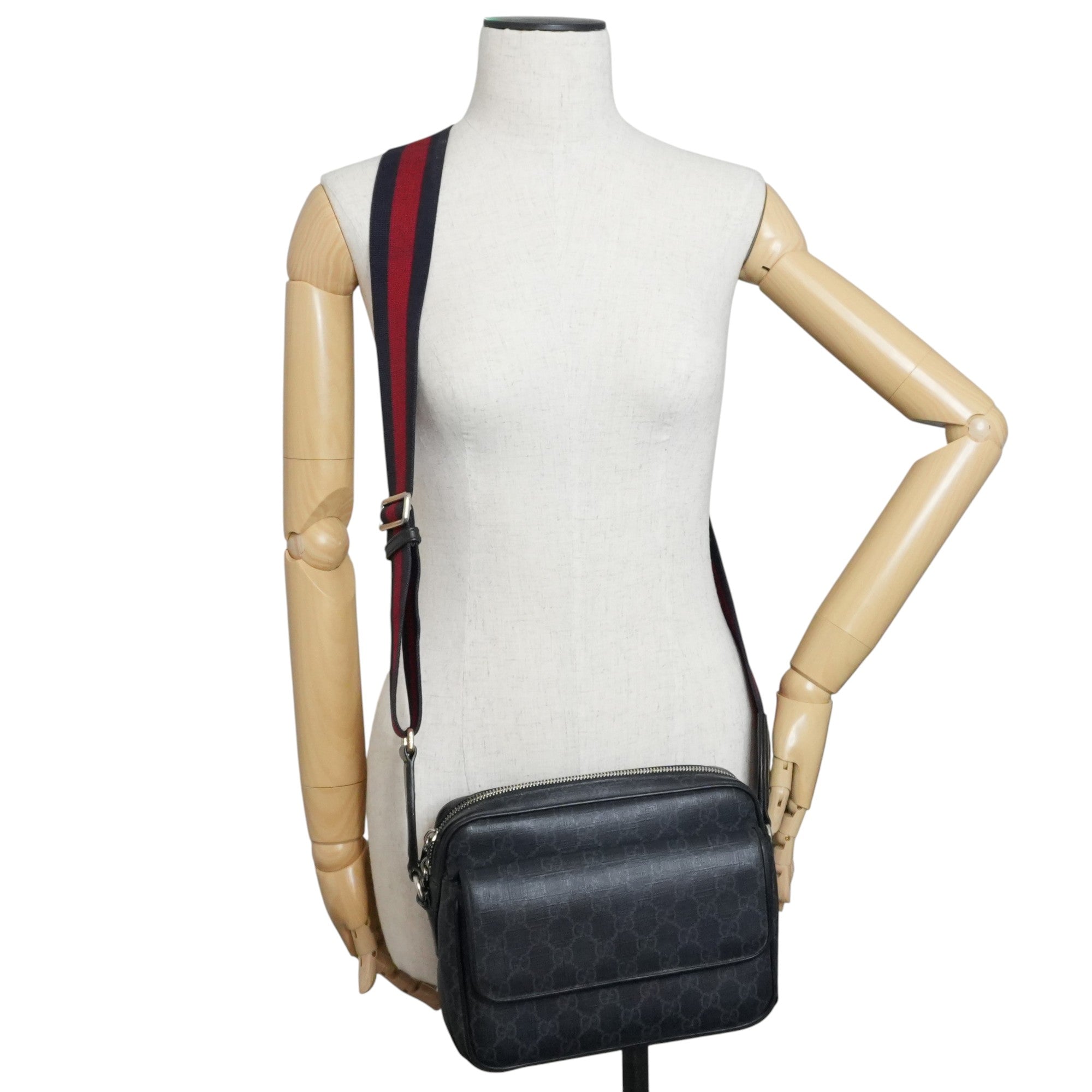 Pre-owned Gucci Guccisima Shoulder Bag Black