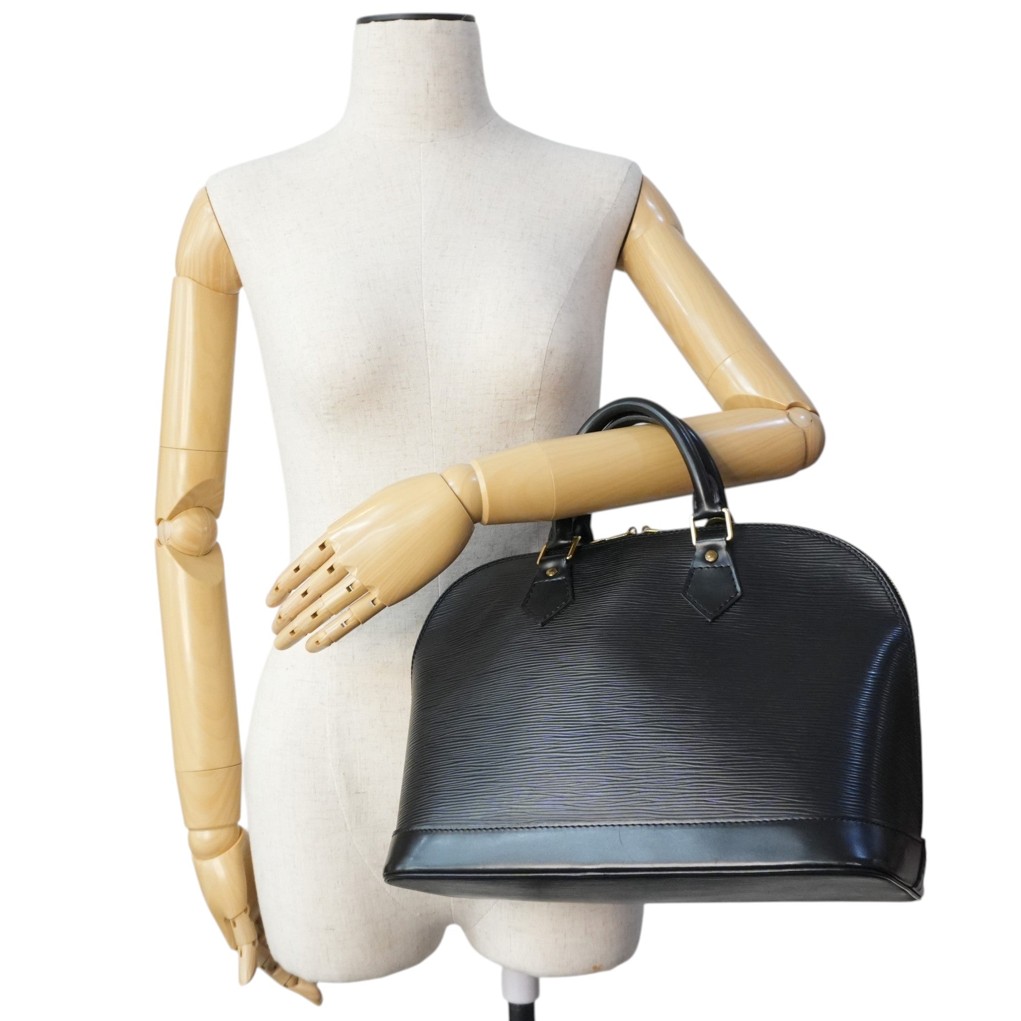 Pre-owned Louis Vuitton Epi Alma PM Black