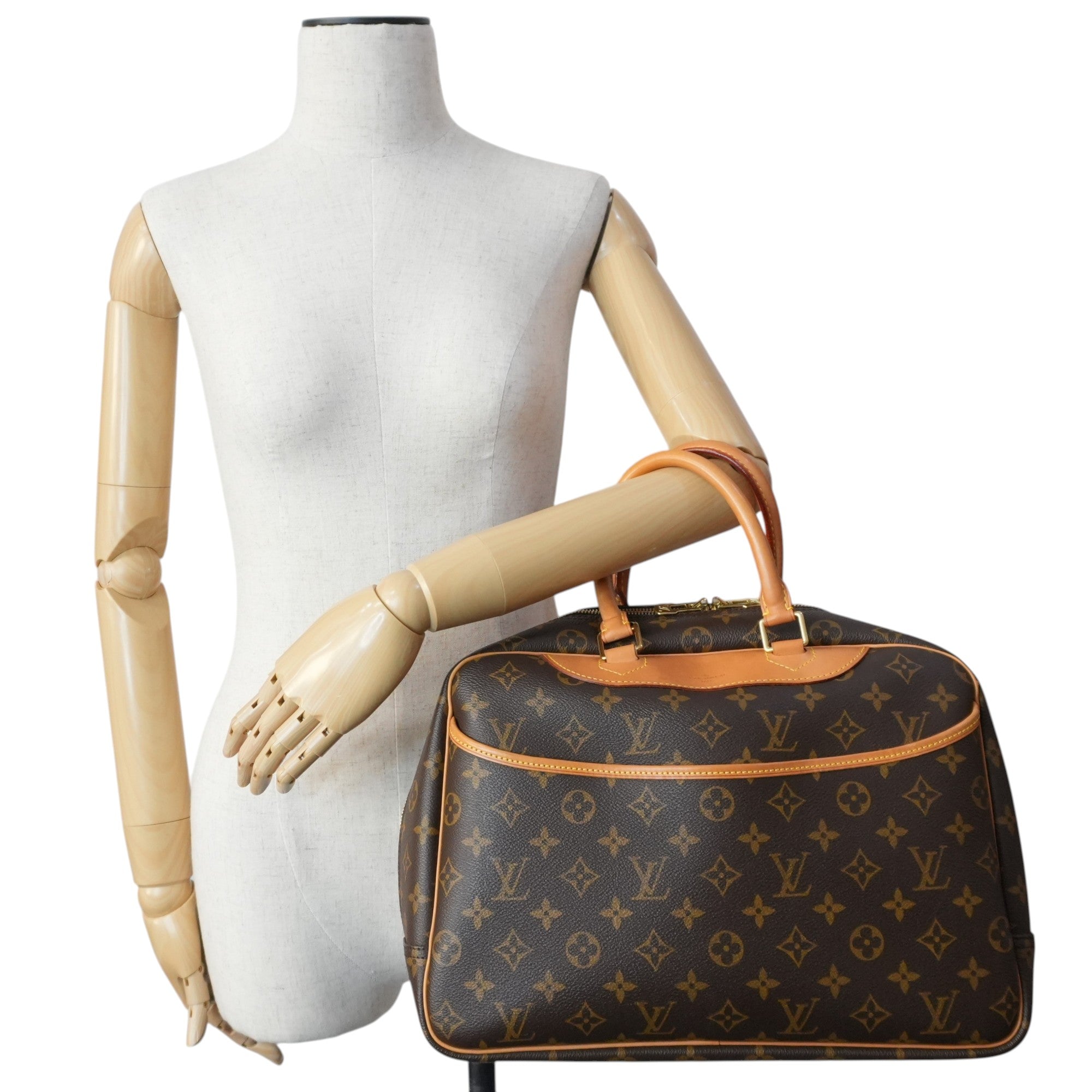 Pre-owned Louis Vuitton Monogram Deauville Handbag